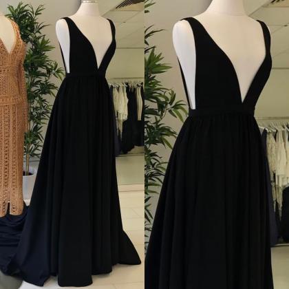 Black Plunging V Sleeveless A-line Long Prom..