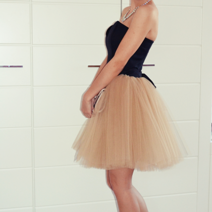 Black Sweetheart Pleated Tulle Short Prom Gowns..
