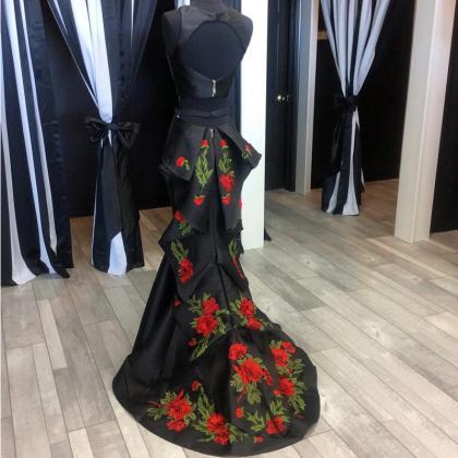 Black Two-piece Sleeveless Floral Embroidered..