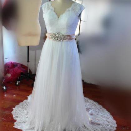 Vintage Lace Cap Sleeves V Neck Tulle Wedding..
