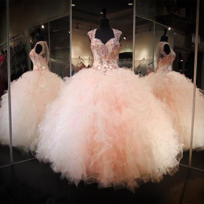 Champagne Blush Ball Gowns Quinceanera Dresses..