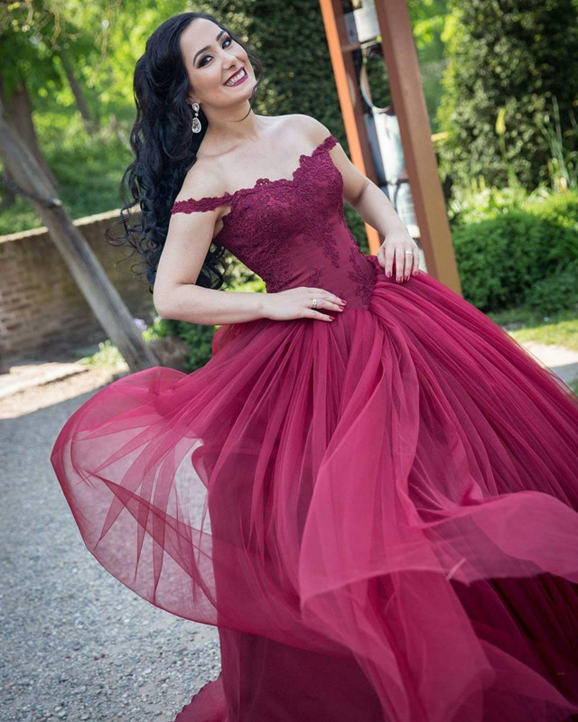 burgundy wedding outfits