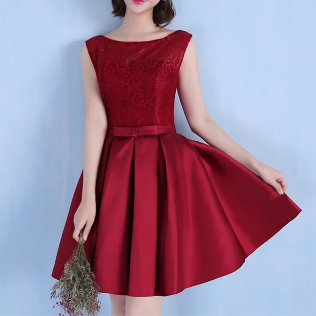 Burgundy Lace Cap Sleeves Open Back Homecoming Dresses Short Satin Cocktail Dress