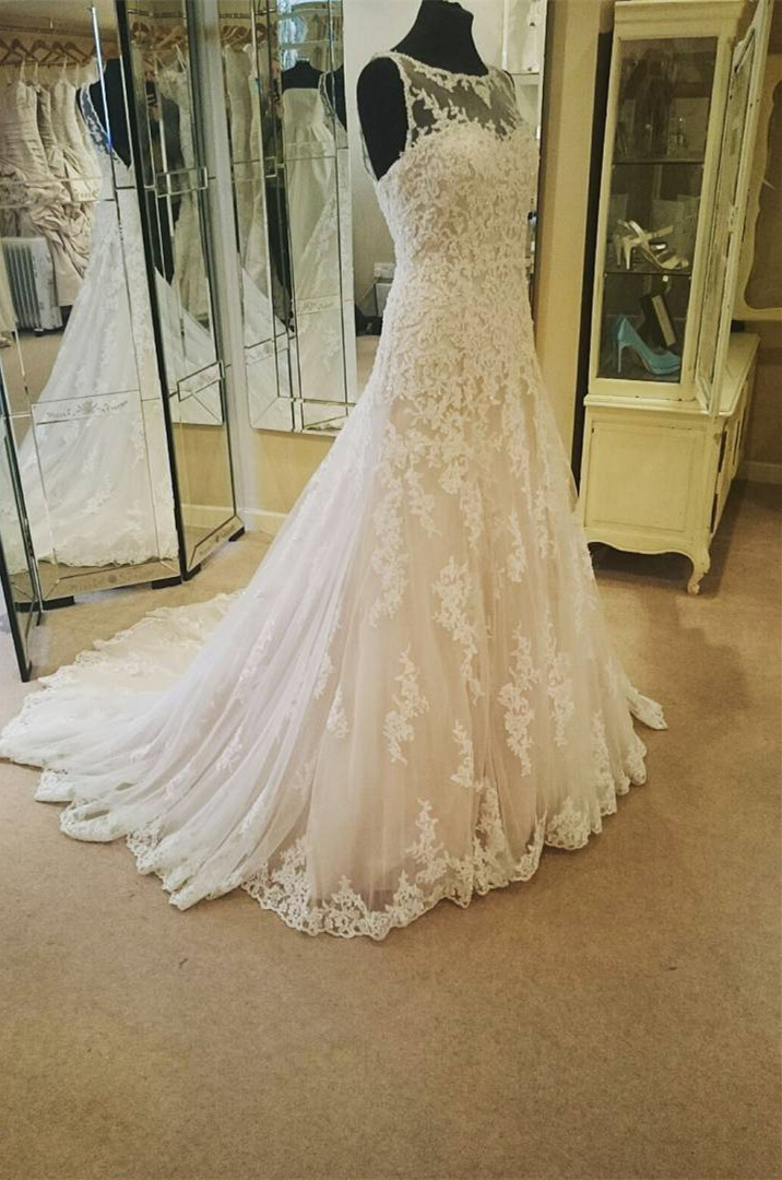 Illusion Neckline Ivory Lace Backless Wedding Gowns 2016 Princess Wedding Dress For Bride