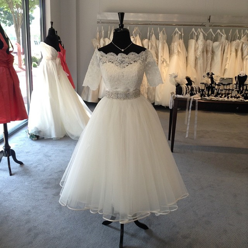 Elegant Lace Sleeves Tulle Princess Wedding Dresses Tea Length 2017 Vintage Bridal Gowns