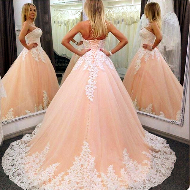 White Lace Appliques Sweetheart Tulle Ball Gowns Quinceanera Dresses 2017 Elegant Coral Prom Dress