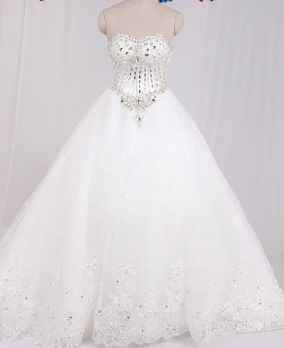Real Sample Luxury Crystal Beaded Sweetheart Lace Chapel Train Princess Wedding Dress 2017