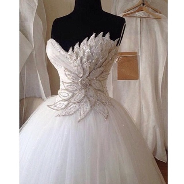 Elegant Pearl Beaded Sweetheart Peacock Wedding Dresses Ball Gowns 2017