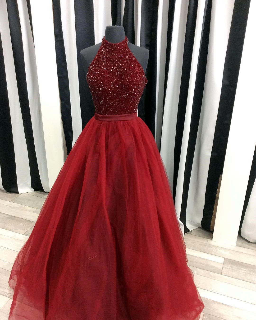 Sparkly Beaded Halter Long Organza Ball Gowns Prom Dress 2017 Burgundy Evening Gowns