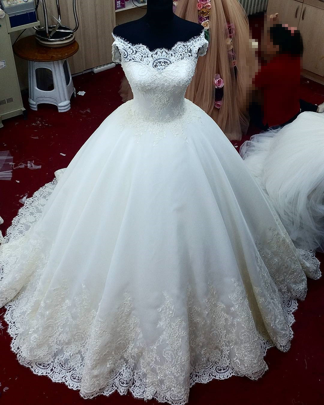 elegant vintage wedding dress Vintage style Elegant Satin Wedding Gown Ivory / 100cm / 20W