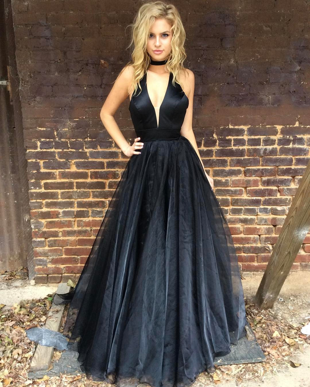 Halter Prom Dress,v Neck Dress,long Prom Dresses,sexy Prom Gowns,long Formal Dress,black Prom Dress ,ball Gowns