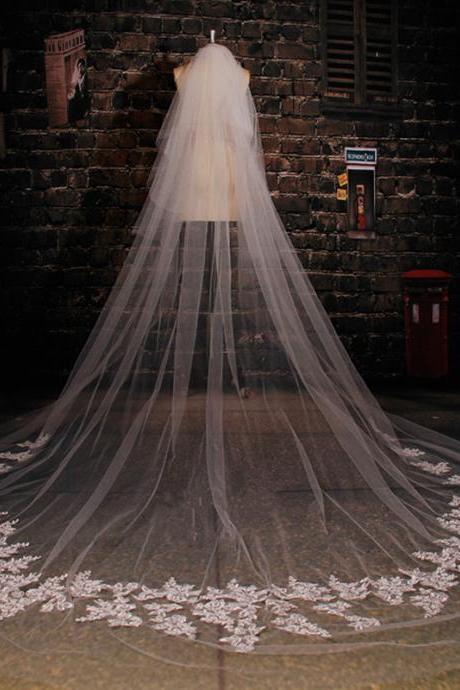 Elegant Lace Applique Edge Ivory Bridal Veils 3.5 Meters Wedding Veils 2017 Royal Bridal Veil